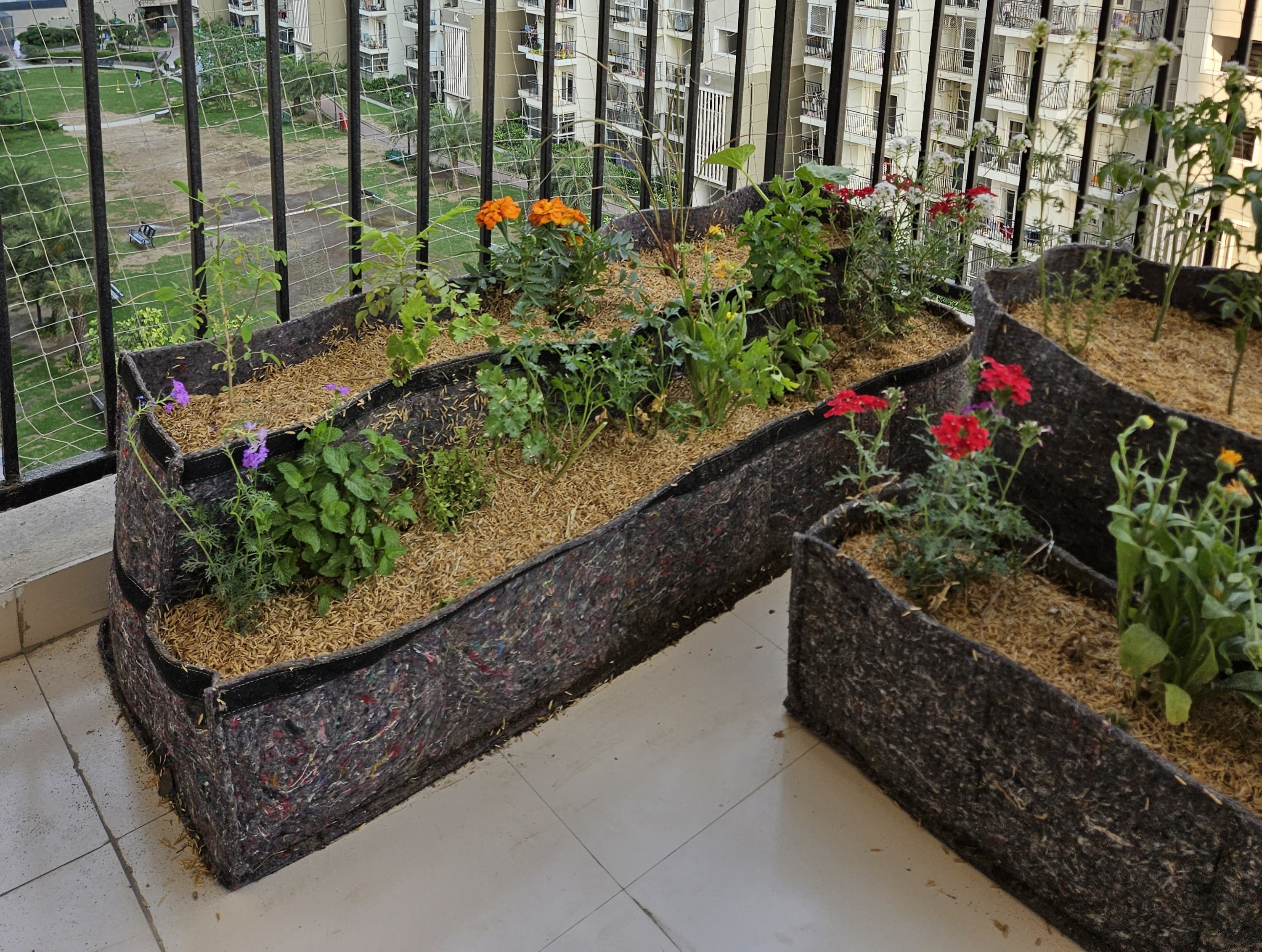 2-Tier Herb & Flower Bed