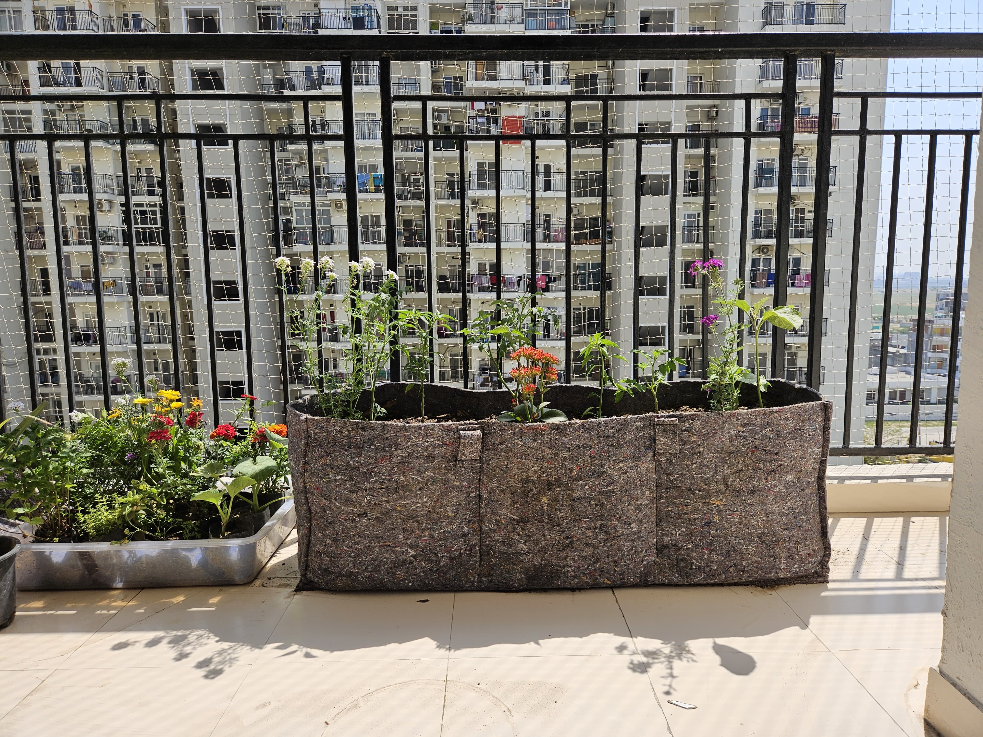 Balcony Bounty Tub